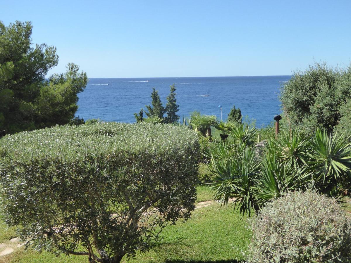 Rifugio Storico Sul Mare Villa Saint-Raphael  Exterior photo