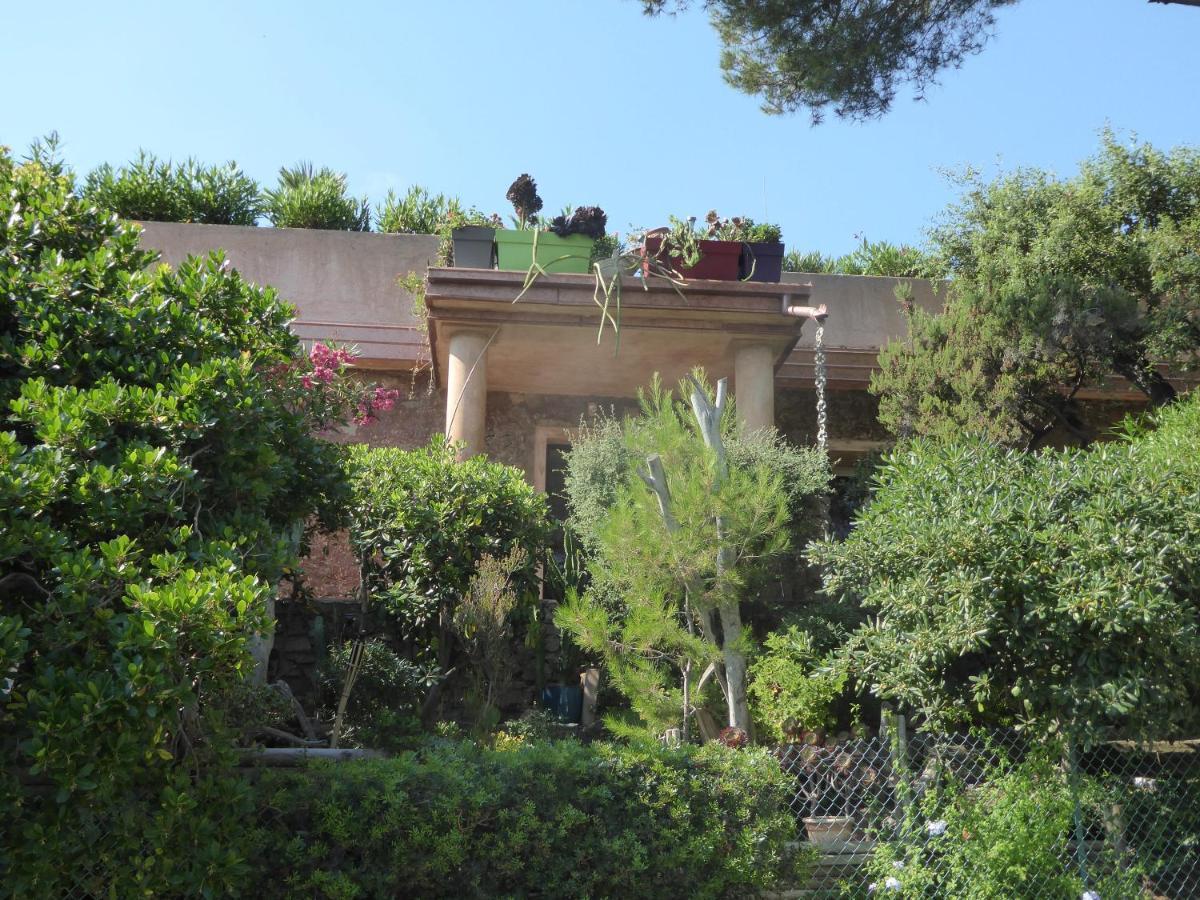 Rifugio Storico Sul Mare Villa Saint-Raphael  Exterior photo
